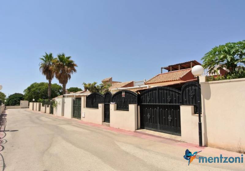 Villa - Resale - 0 - Aguas Nuevas