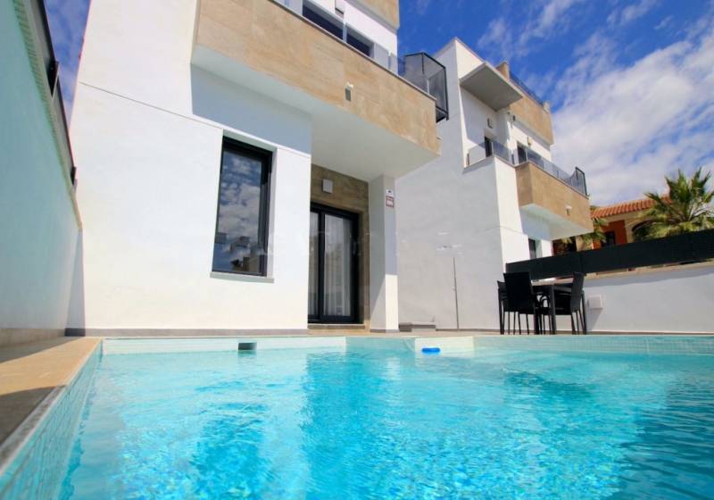 Villa - Resale - Torrevieja - Torrevieja