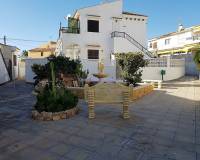Resale - Bungalow ground floor - Torrevieja - Aguas Nuevas
